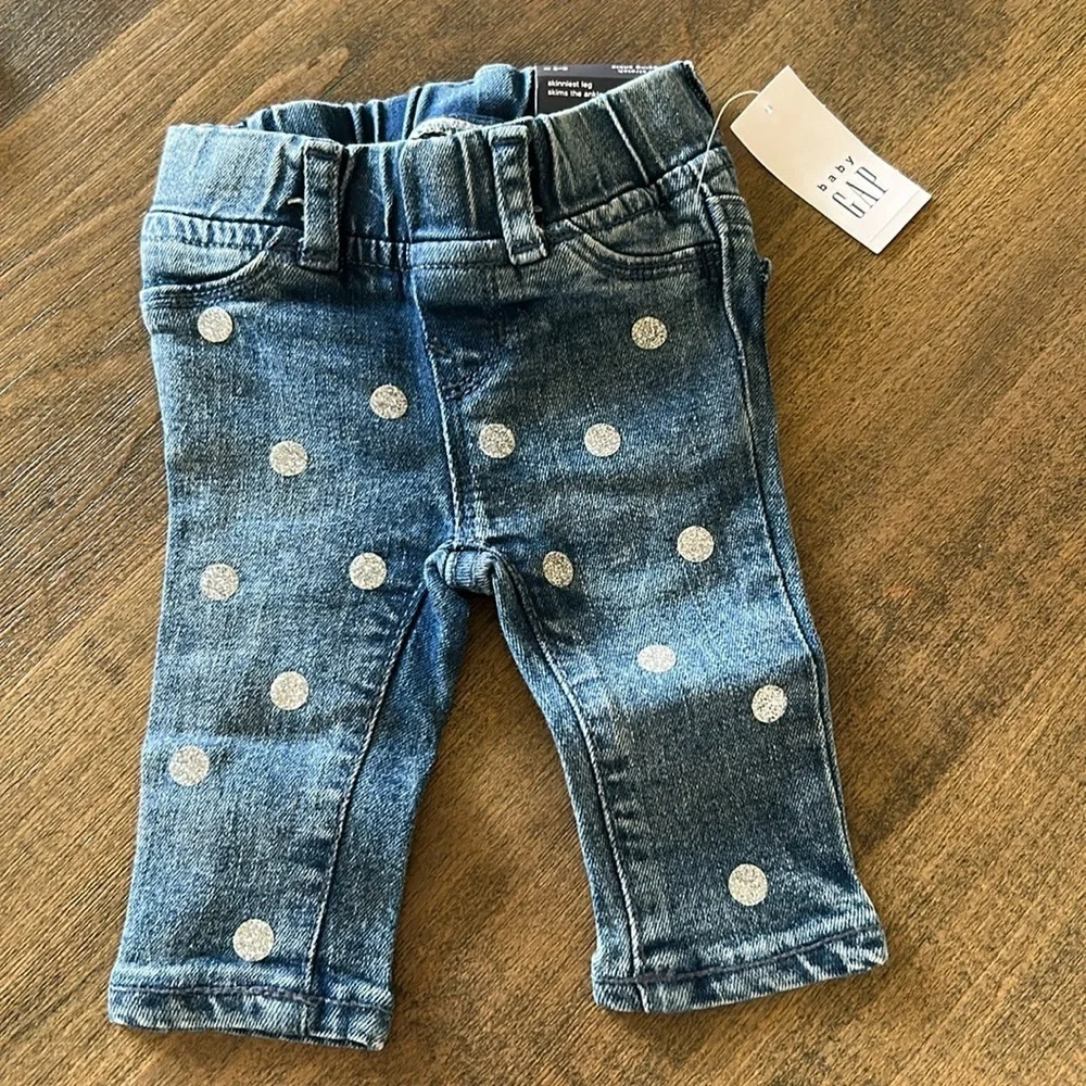 - Baby gap 0-3 months NWT